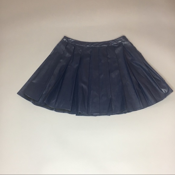 ASTR Vegan Navy Leather Pleated Mini Skirt Size Large - Picture 6 of 10